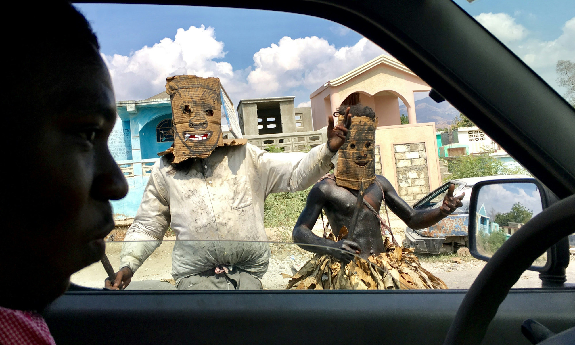 Car and masks risk